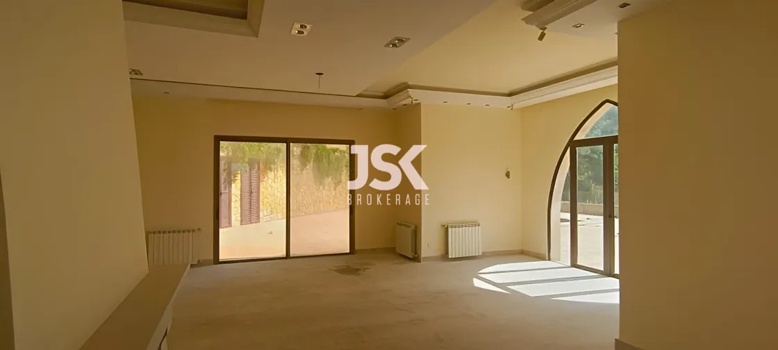 Triplex for Sale in Chnaneir, Lebanon - 7 bed, 11 bath