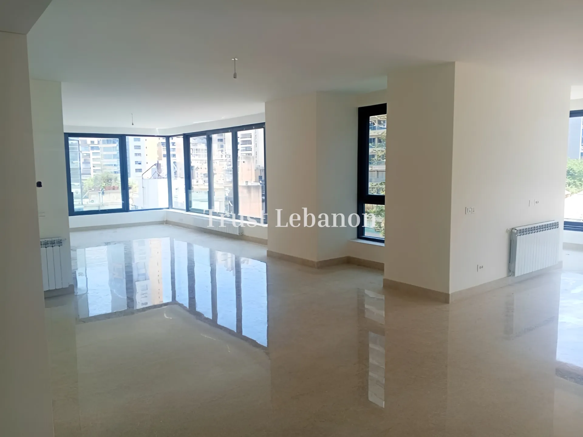 Apartment for rent in Clemenceau, Bayrut, Lebanon
