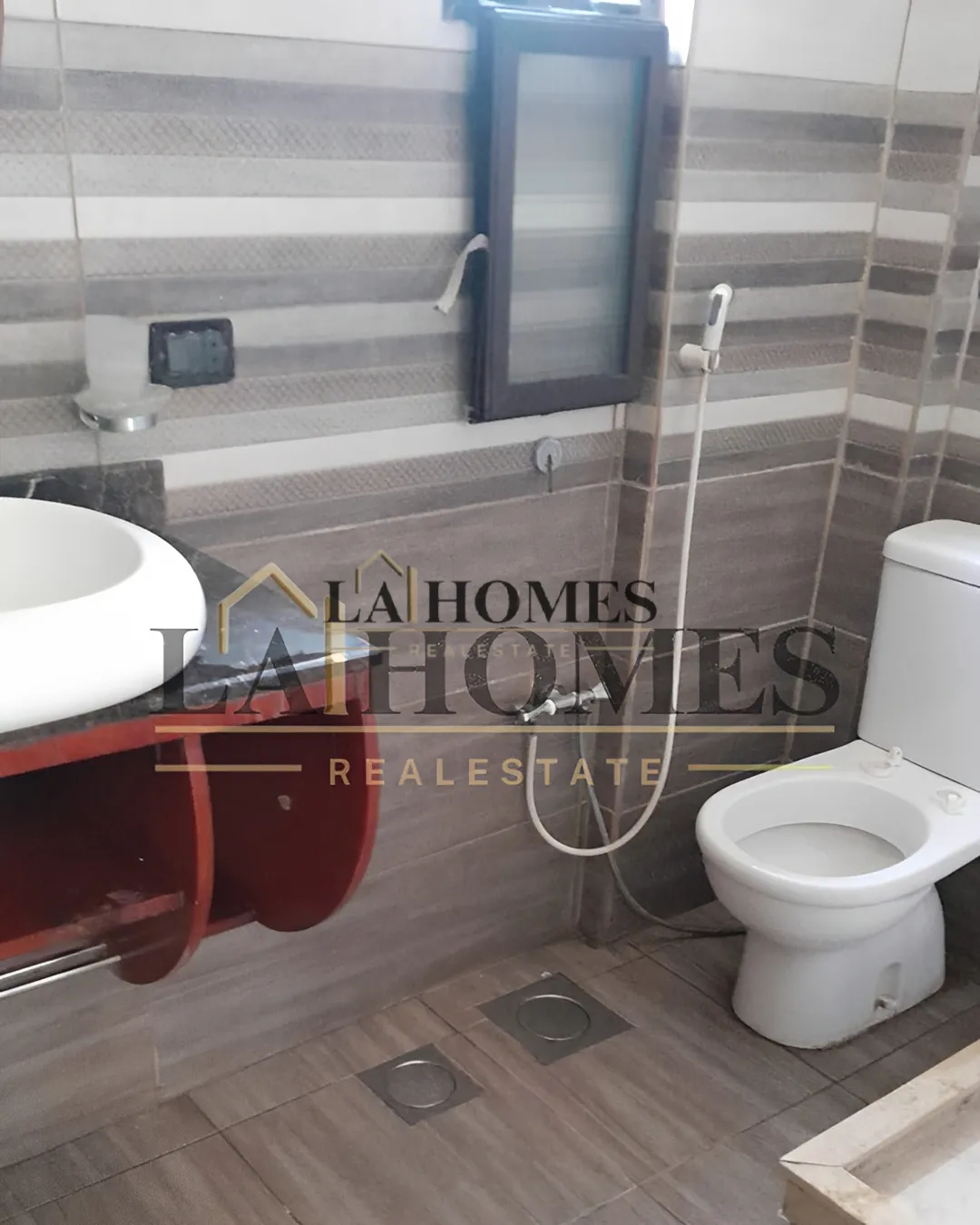 Office for rent in Hamra