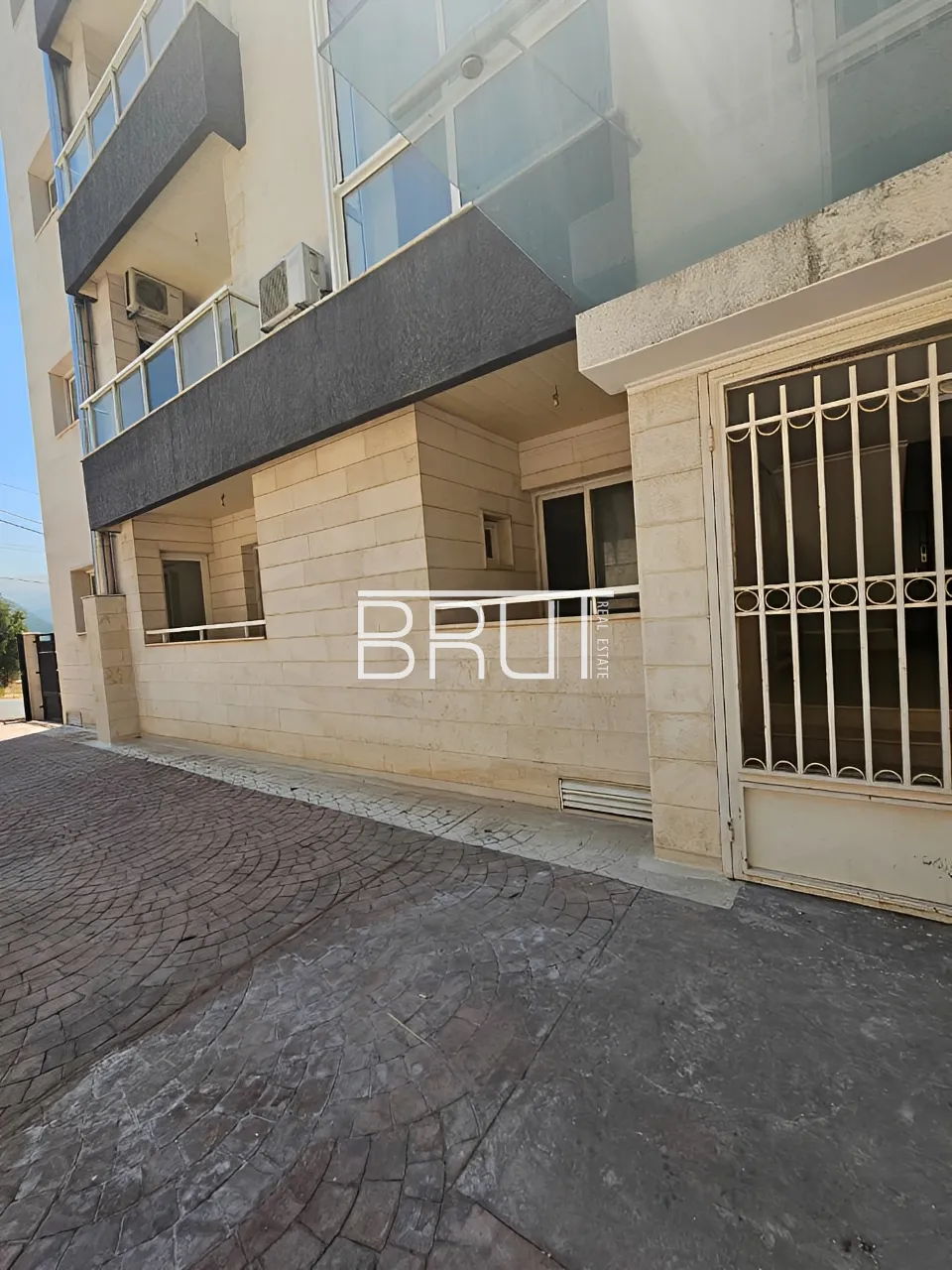 Apartment for Sale in Ballouneh
