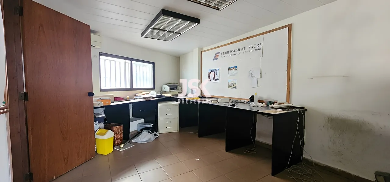 Office for Rent in Louaize