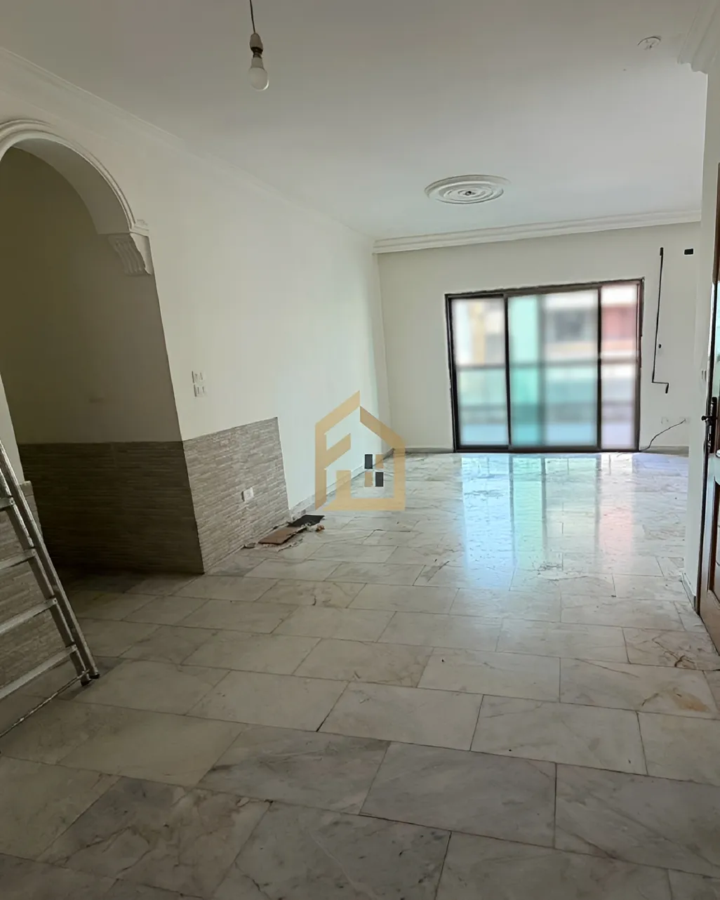 Apartment for rent in Zarif, Bayrut, Lebanon - 3 bed, 3 bath