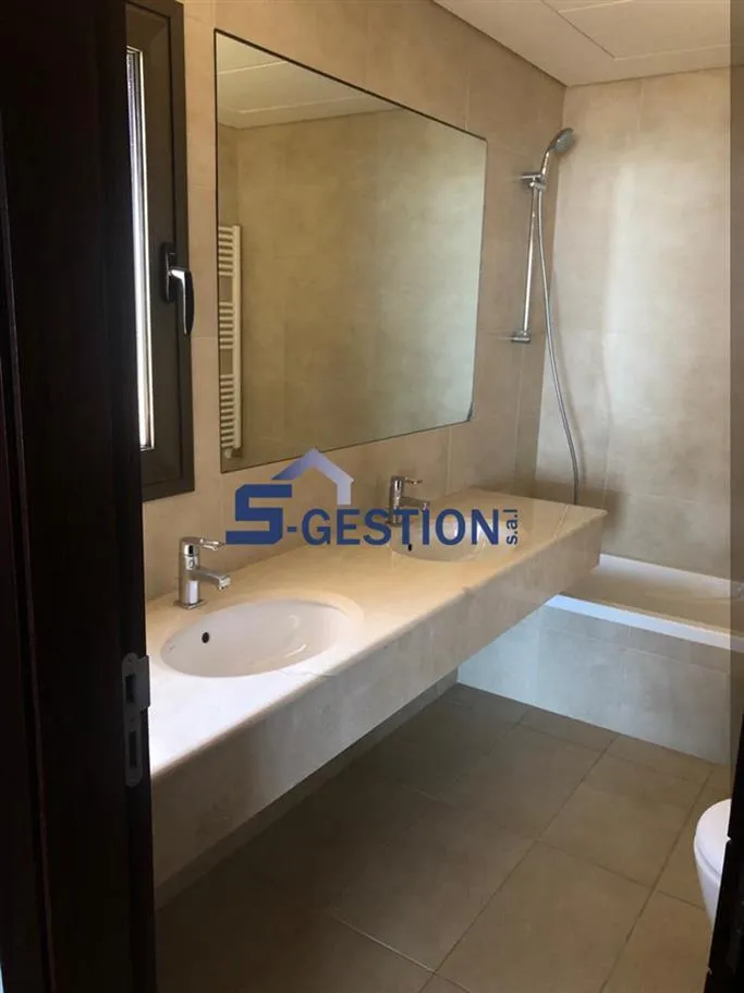 Apartment for Sale in Achrafieh - 3 bed, 5 bath