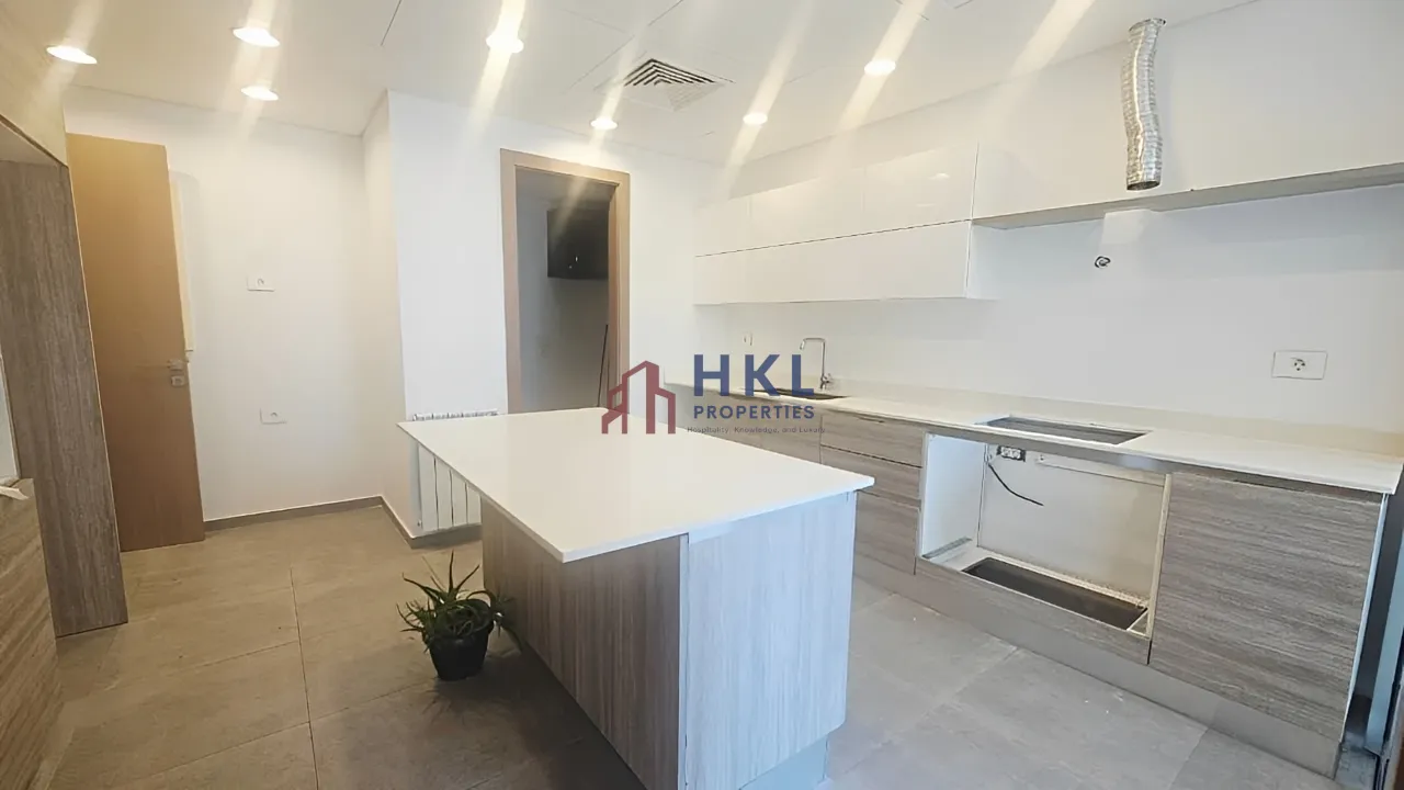 Apartment for rent in Achrafieh, Beirut, Lebanon - 3 bed, 4 bath