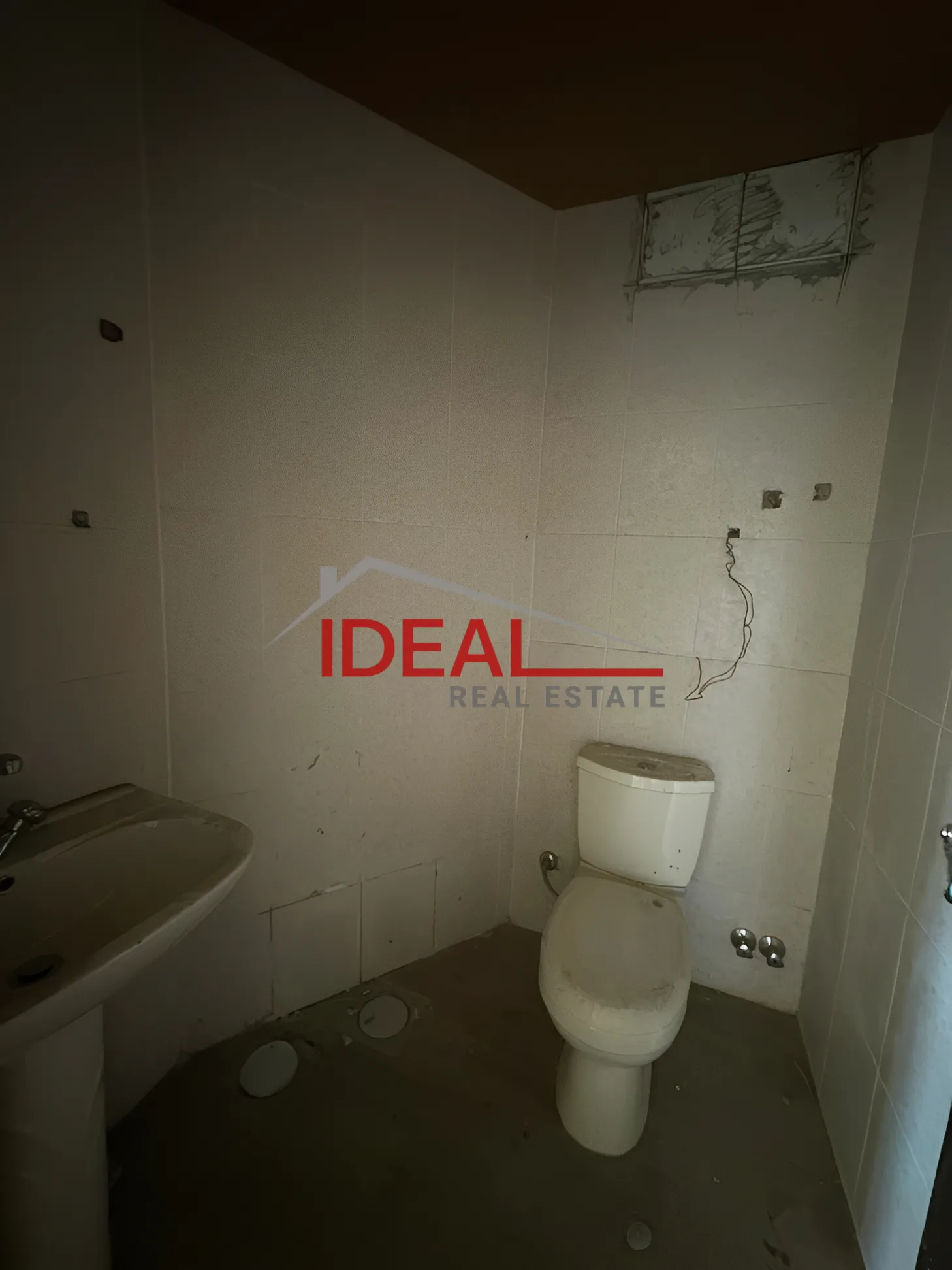 Office for Rent in Samqaniyeh, Lebanon