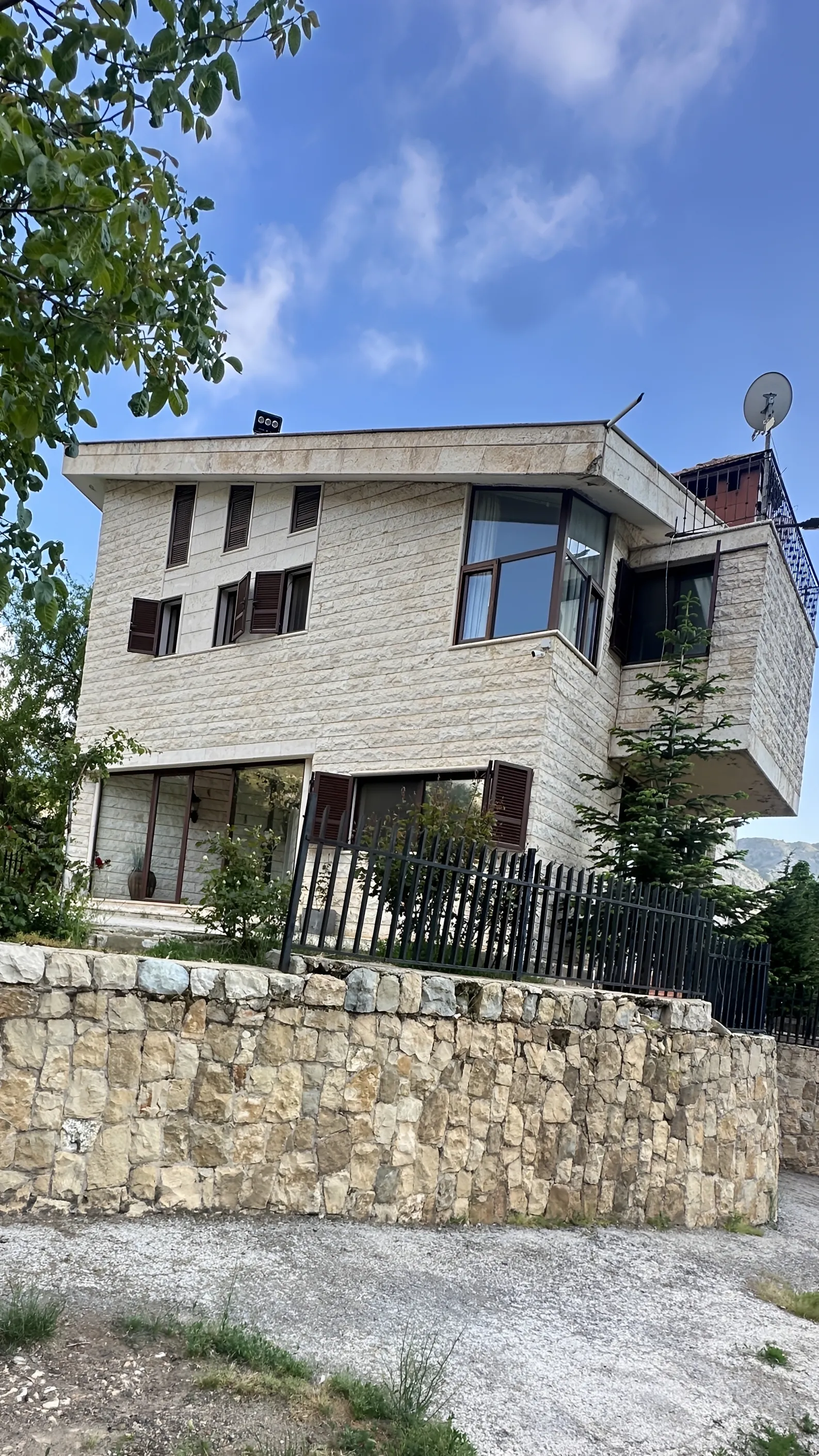 Villa for sale in Laqlouq