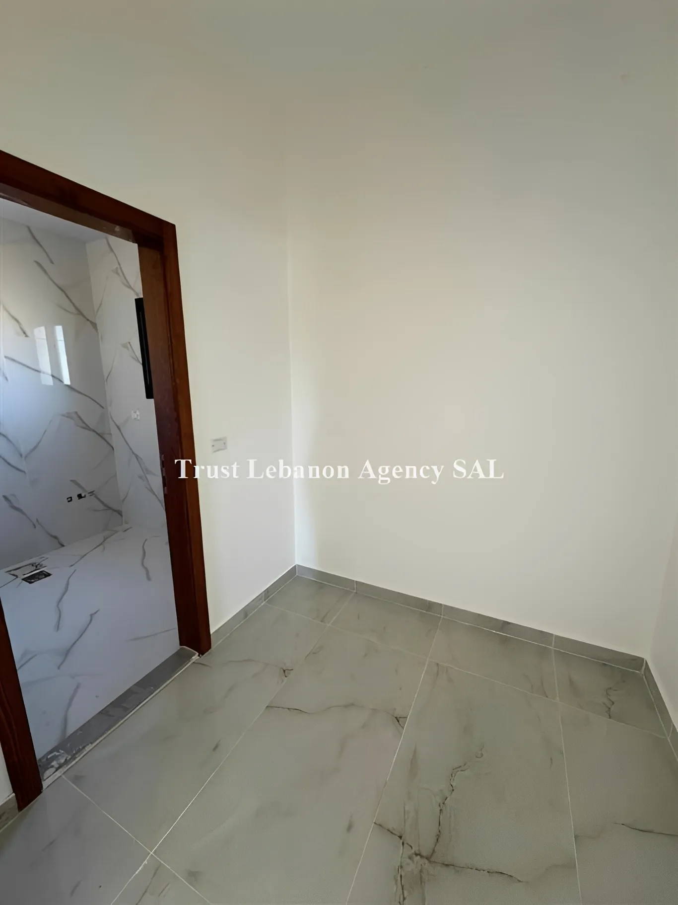 Villa for Sale in Deir El Zahrani - 4 bed, 5 bath
