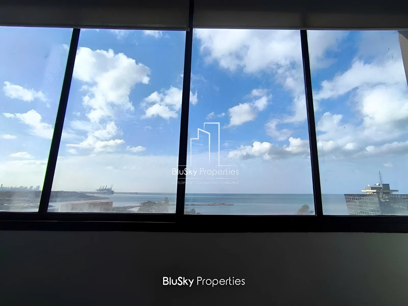 Office for sale in Zalka