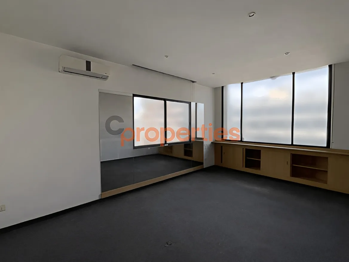 Office for Sale in Dekwaneh