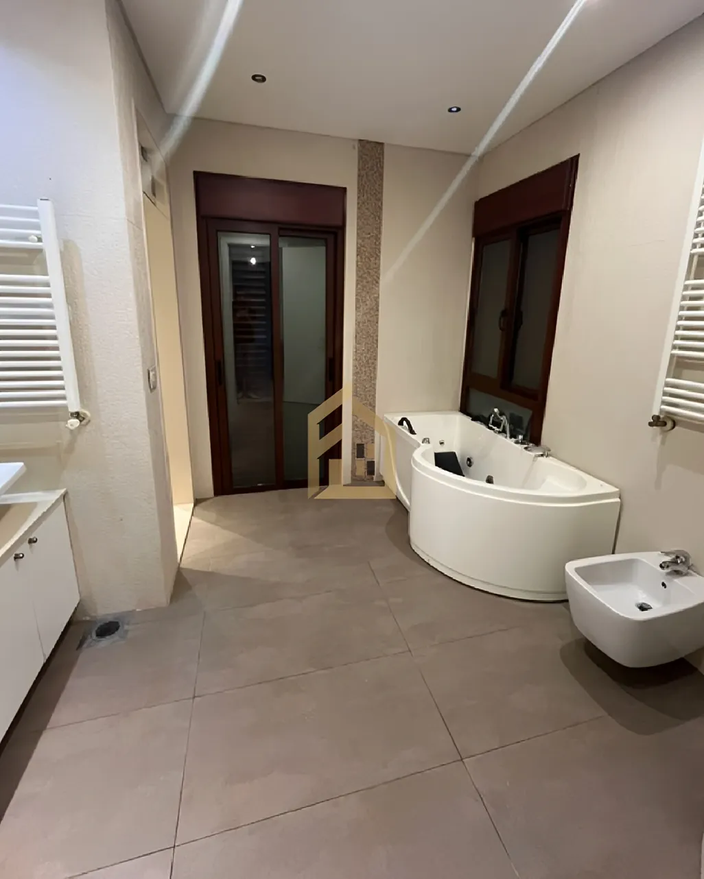Duplex for rent in Ballouneh, Lebanon