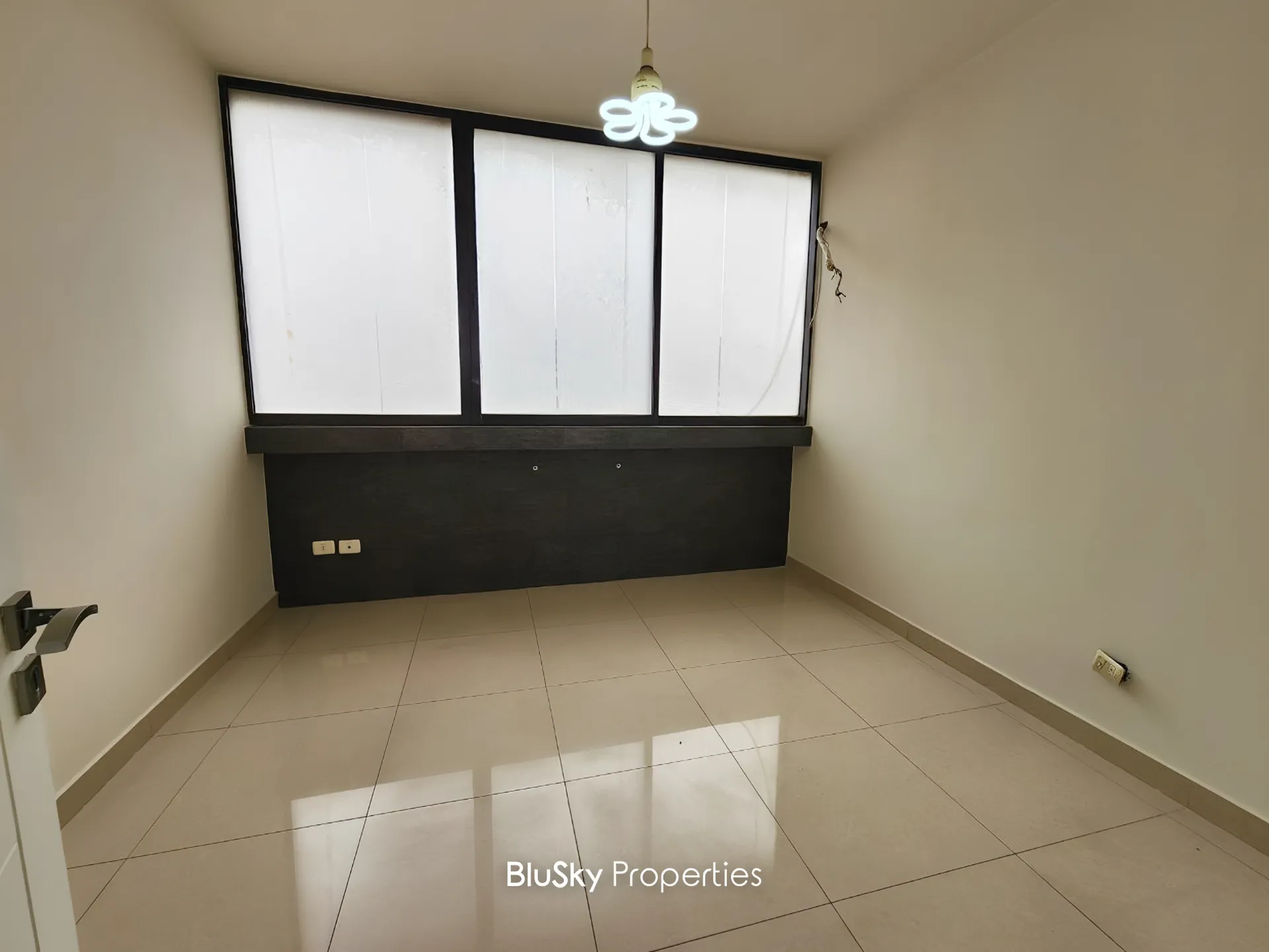 Office for rent in Dekwaneh, lebanon