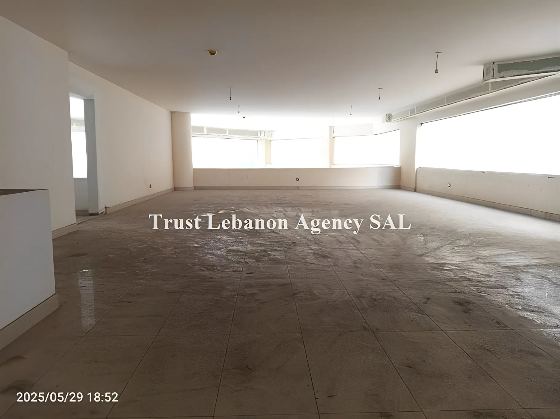 Commercial Property For Rent in Beirut, Ain El Tineh