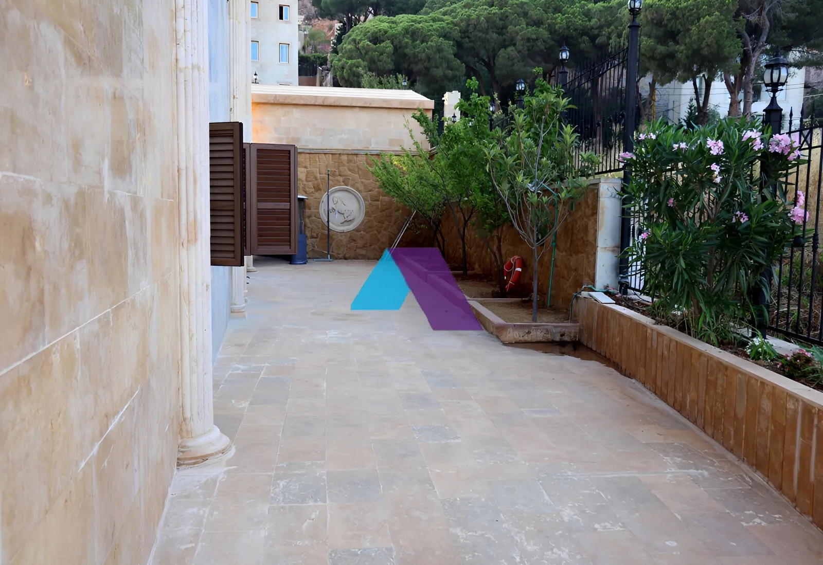 Building for rent in Beit Meri