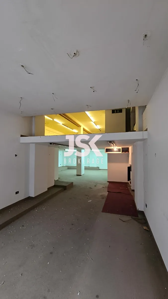 Shop for rent in Forn El Chebbak