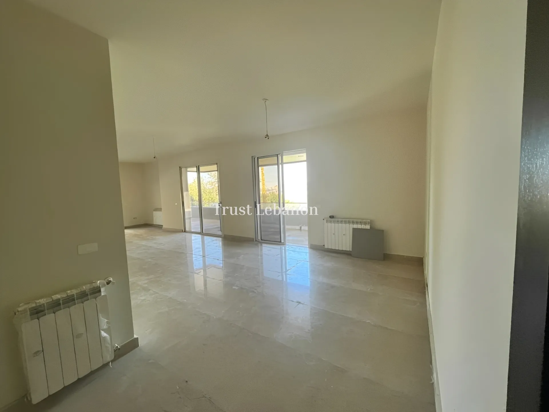 Apartment for sale in Qornet El Hamra, Lebanon - 3 bed, 4 bath