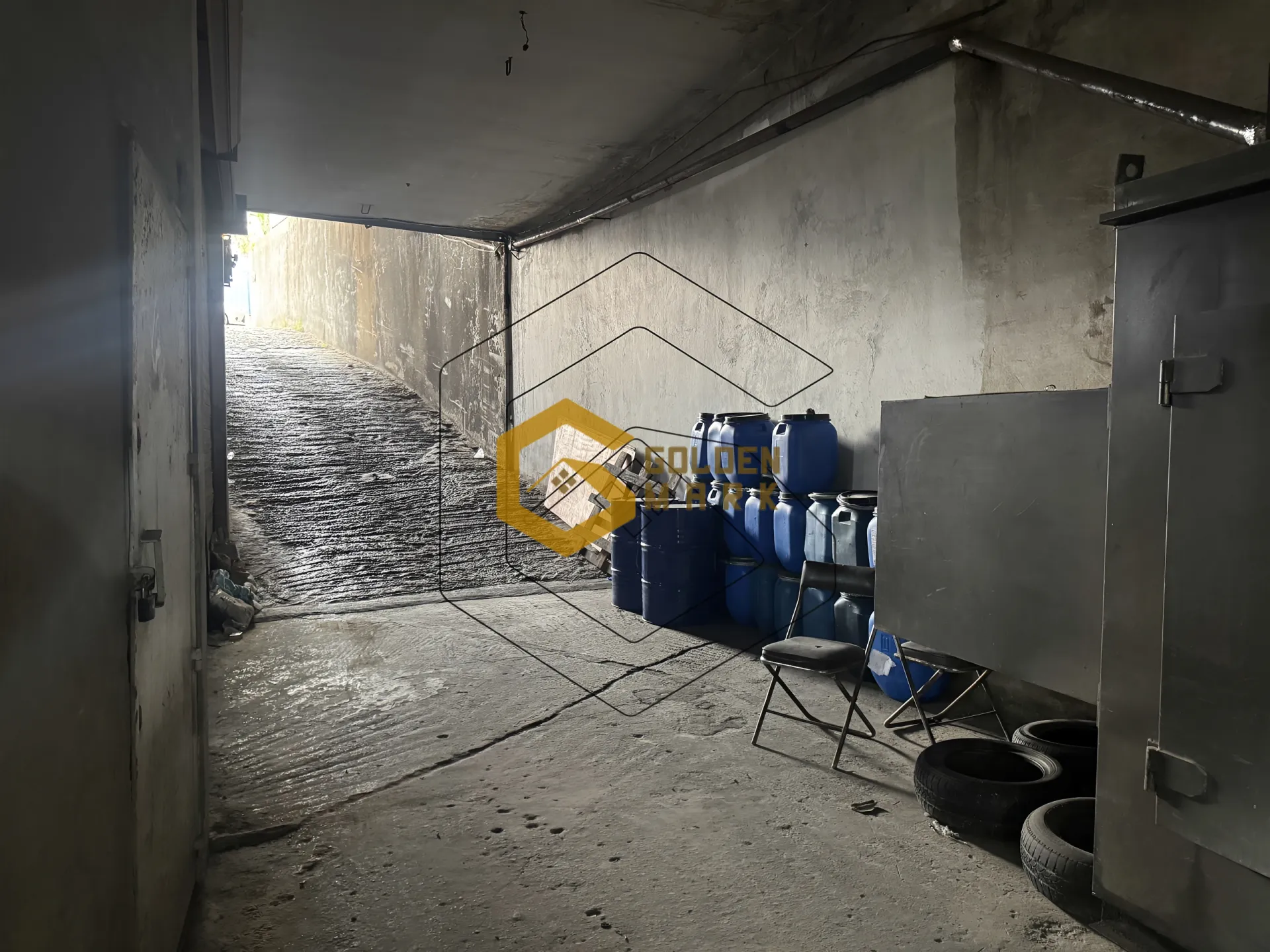 Warehouse for Sale in Roumieh