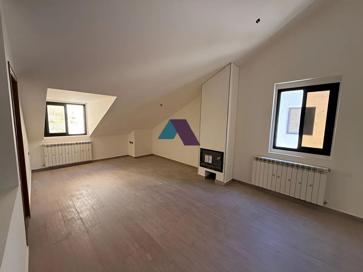 Chalet for Sale in Faraiya