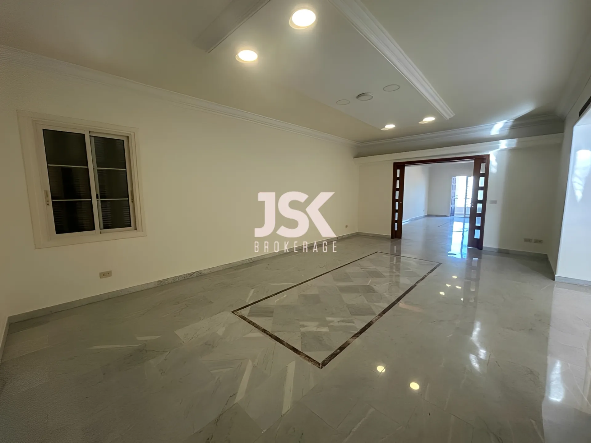 Apartment for Rent in Downtown - 4 bed, 3 bath