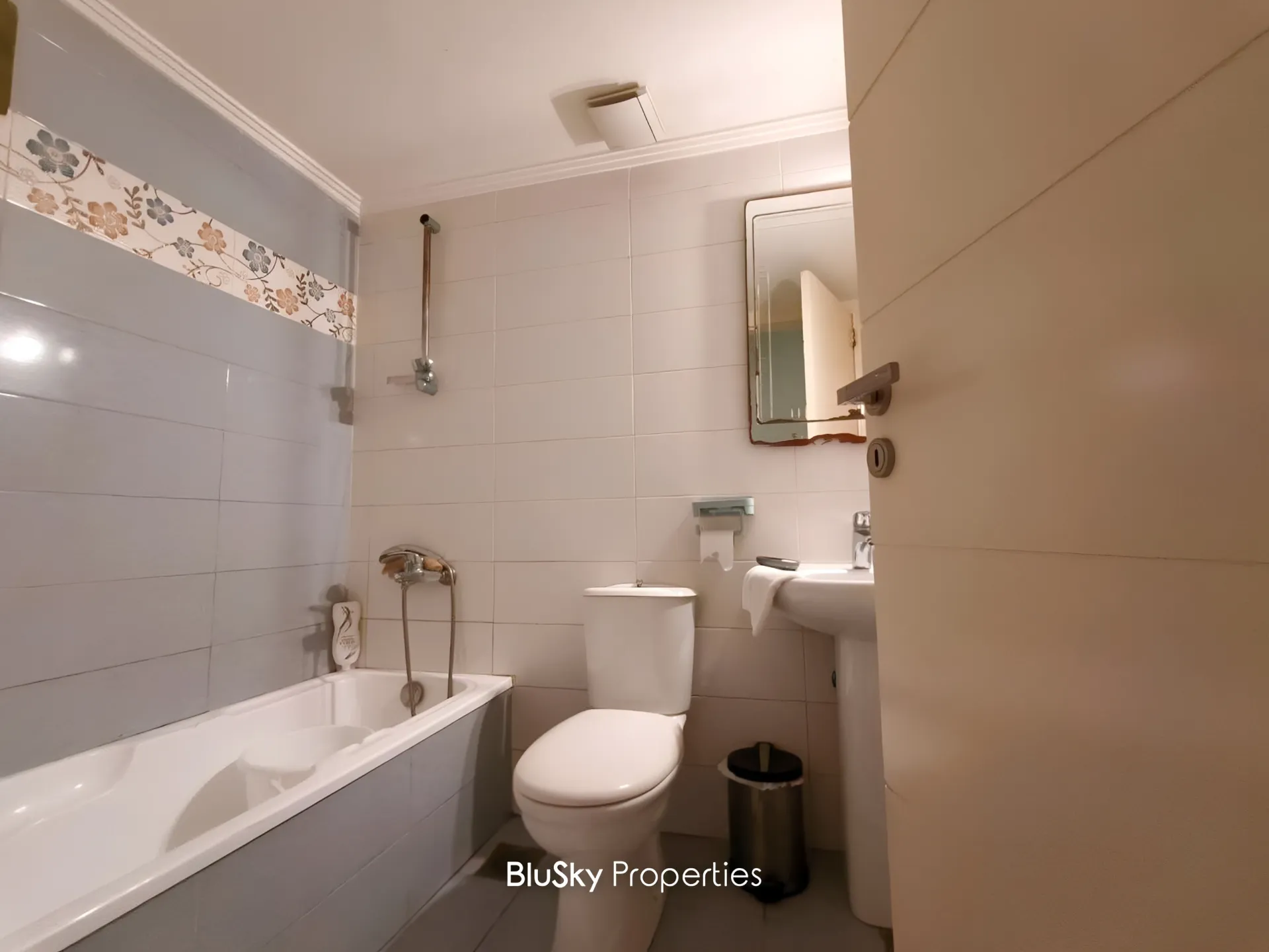 Apartment for sale in Mazraat Yachoua