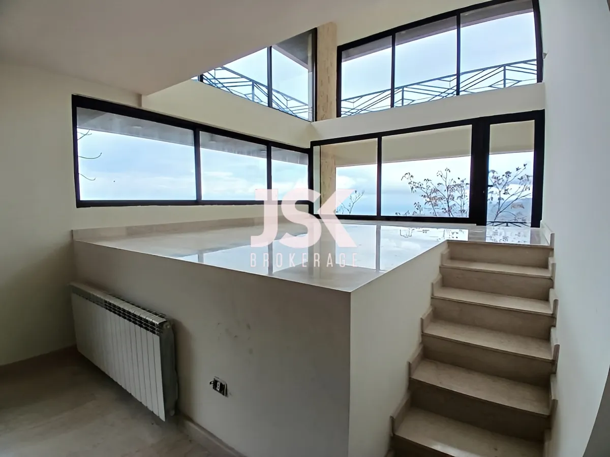 Apartment for Sale in Mazraat Yachoua, Lebanon - 4 bed, 4 bath
