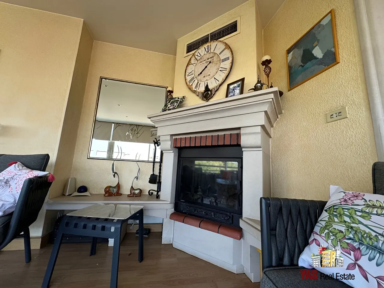 Apartment for Sale in Ballouneh - 3 bed, 4 bath