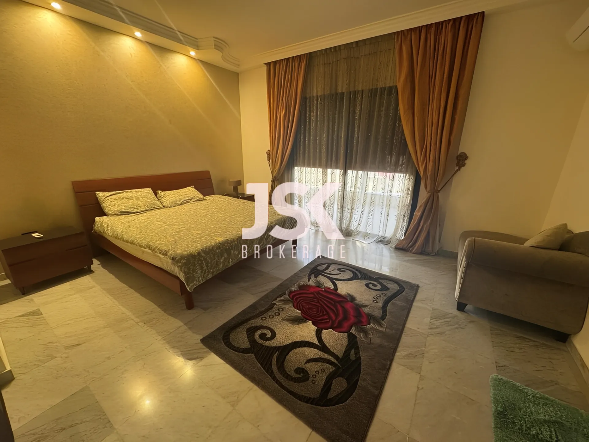 Apartment for Sale in Ramlet El Baida, Bayrut, Lebanon