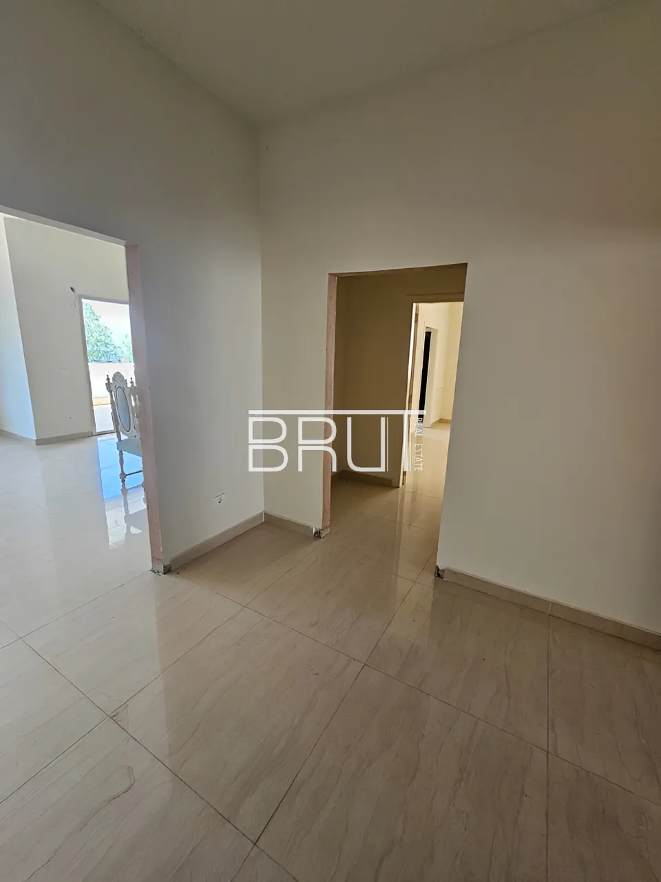 Apartment for Sale in Ballouneh