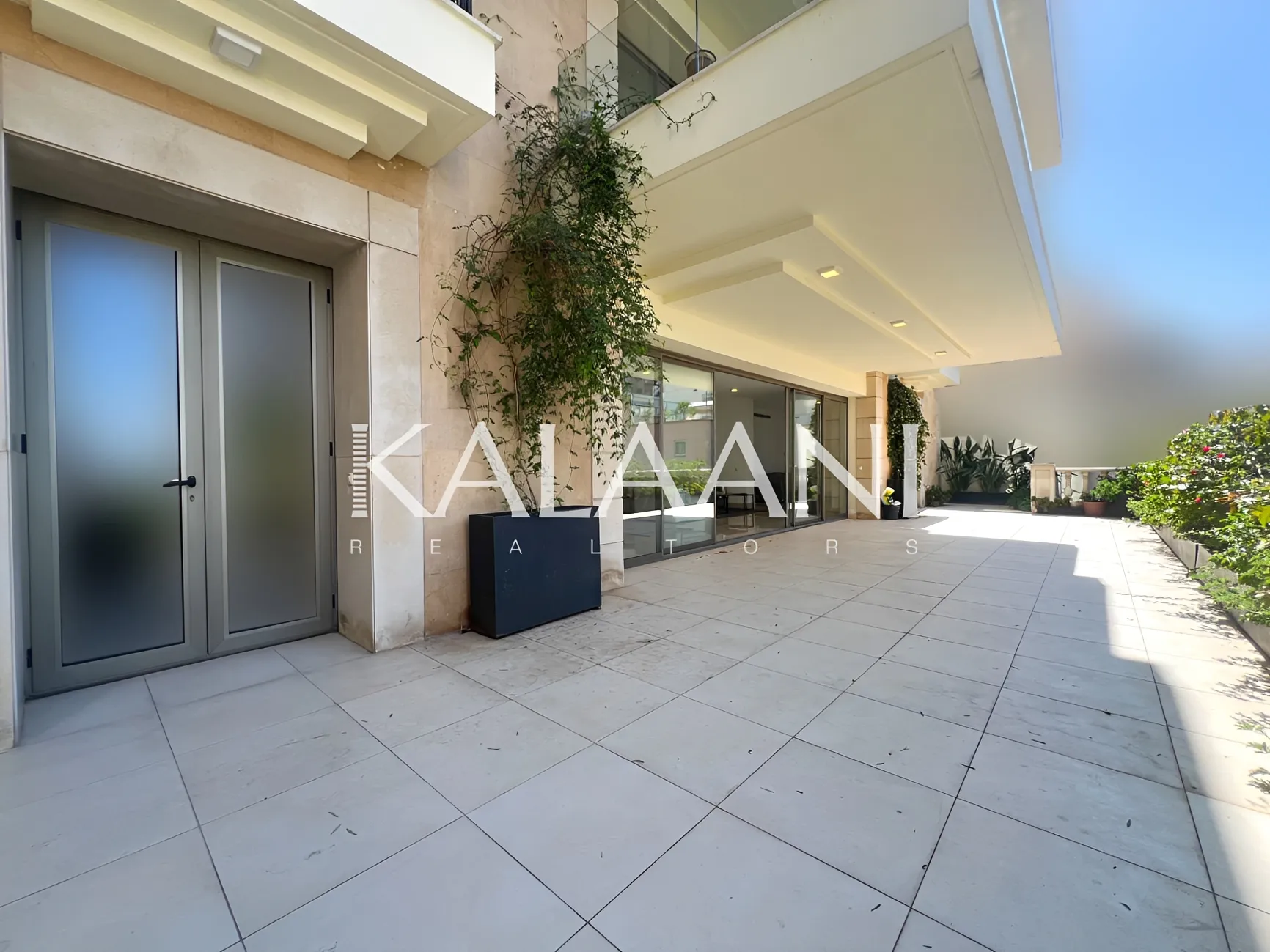 Apartment for rent in Gemmayzeh, Beirut, Lebanon - 3 bed, 5 bath