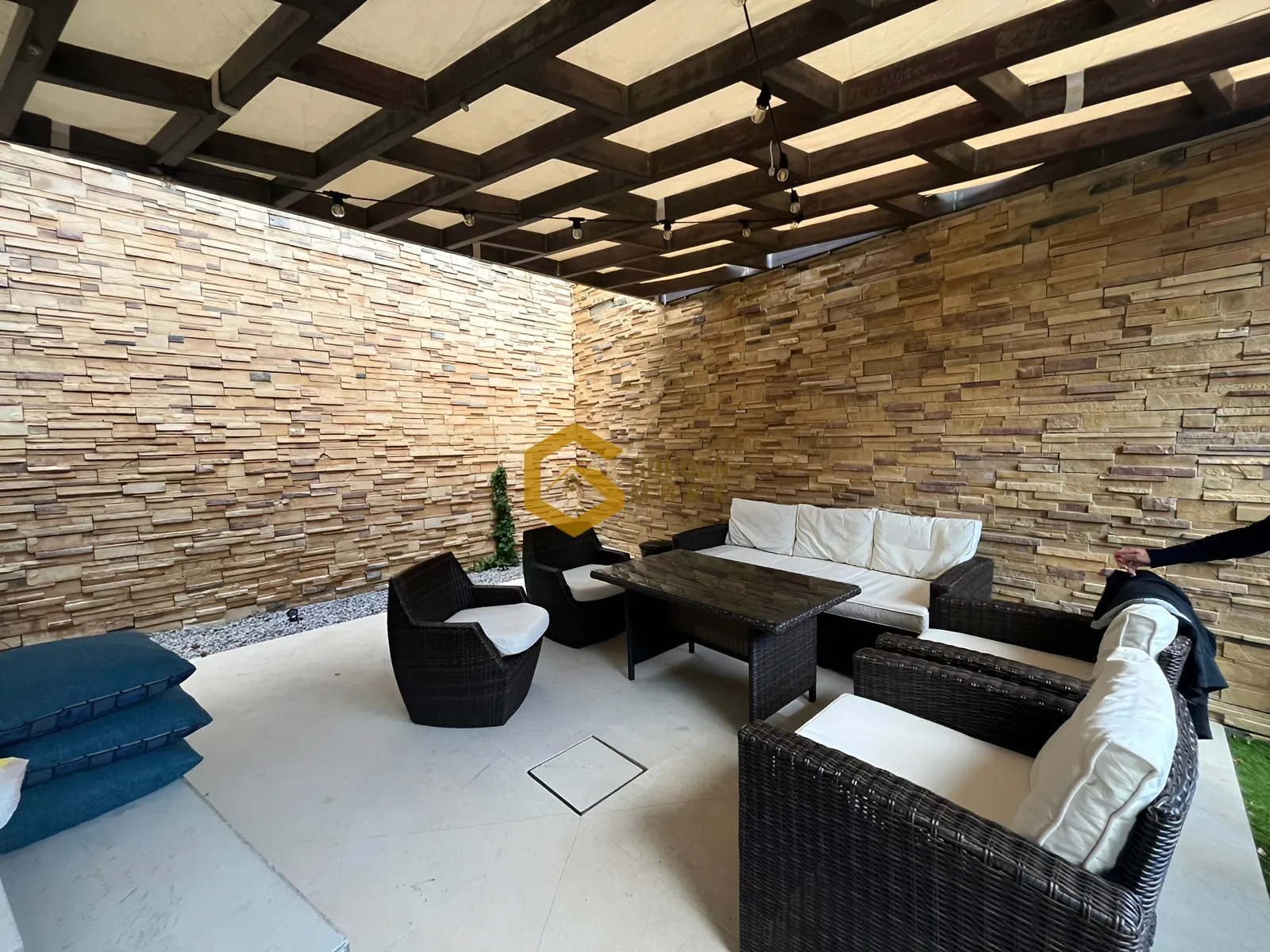 Apartment for Sale in Faqra