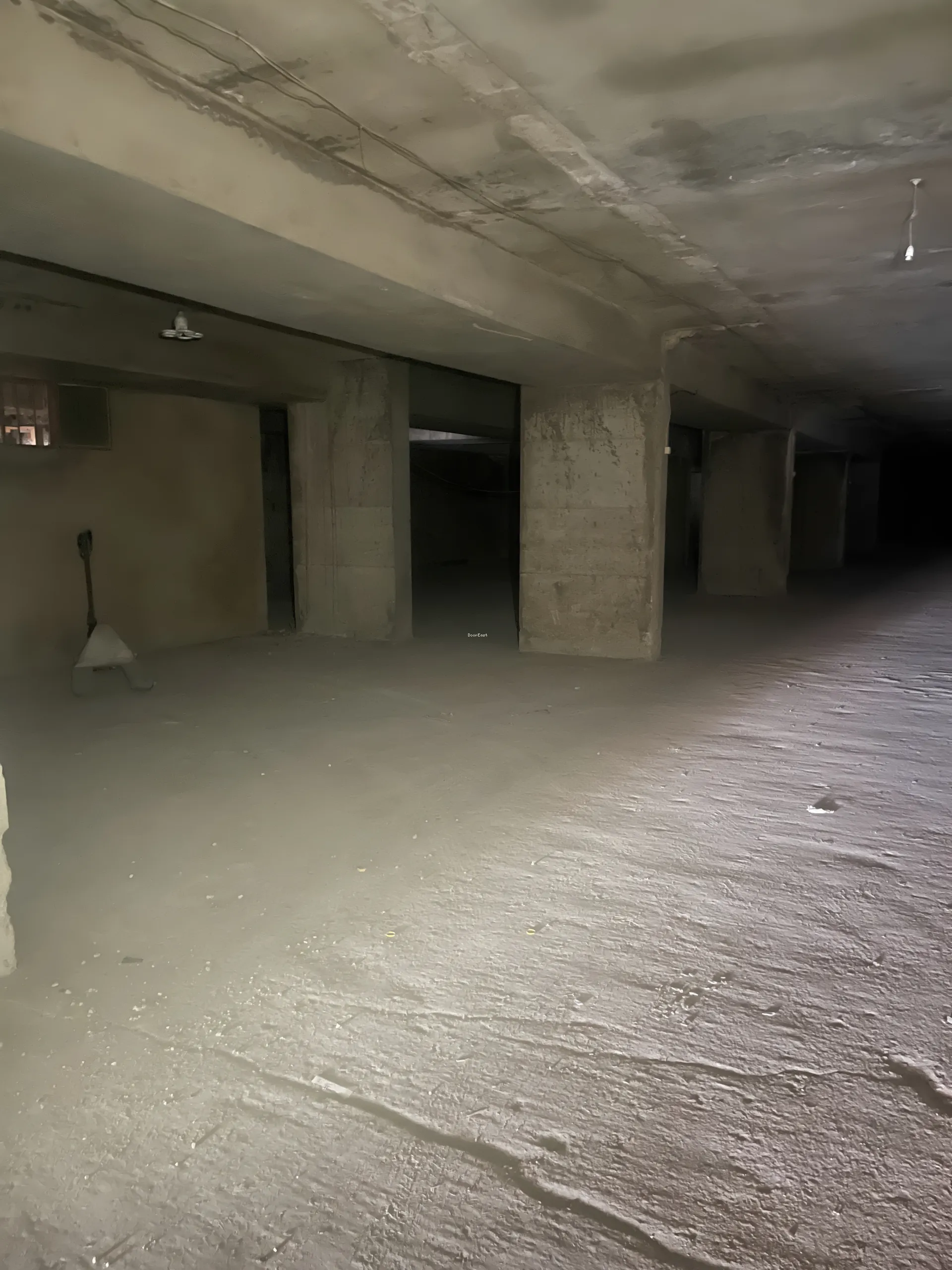 Warehouse for rent in Dekwaneh
