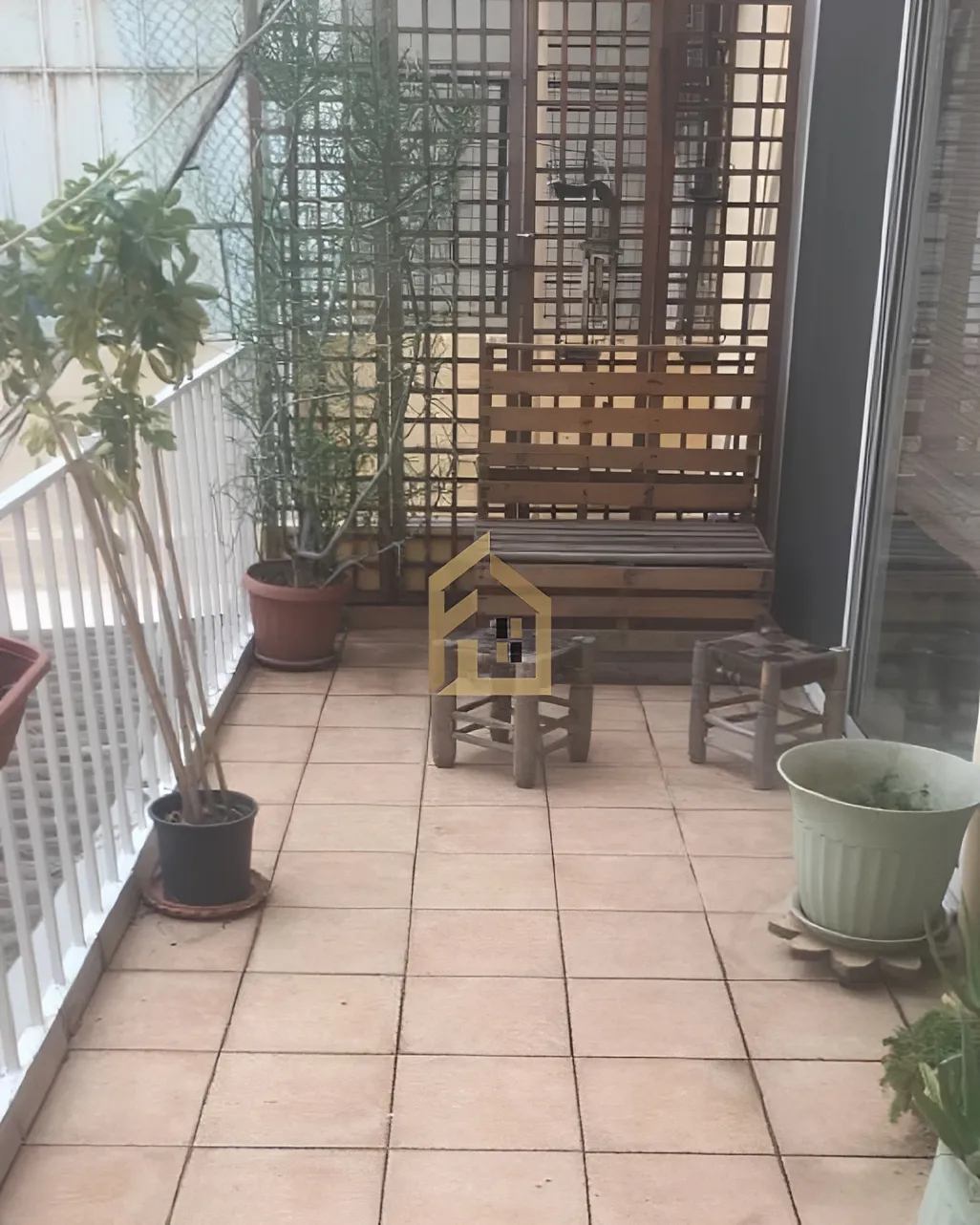 Apartment for rent in Hamra, Beirut, Lebanon - 1 bed, 1 bath
