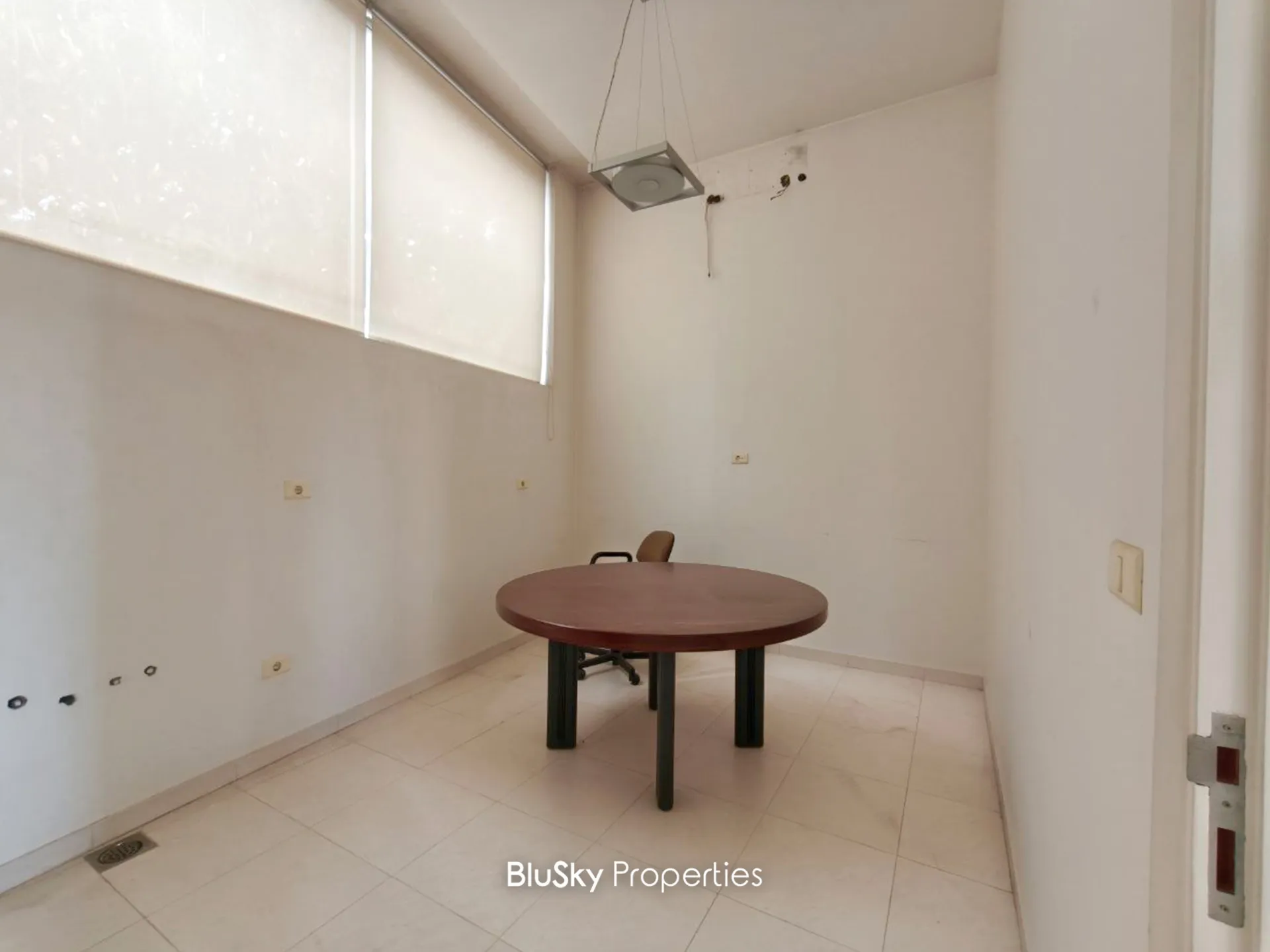 Office for rent in Jdeideh, lebanon