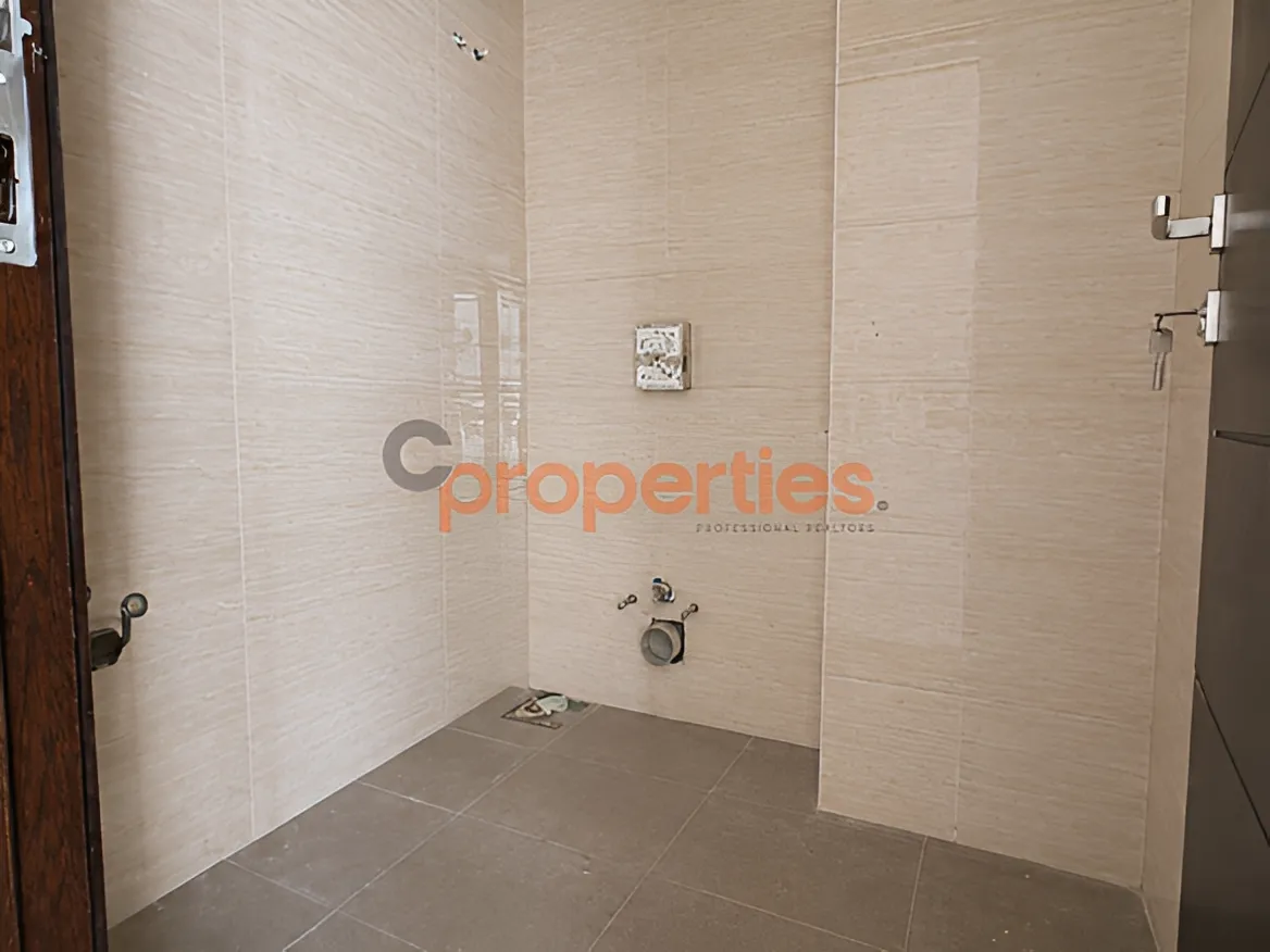 Apartment for Sale in Jnah - 4 bed, 5 bath