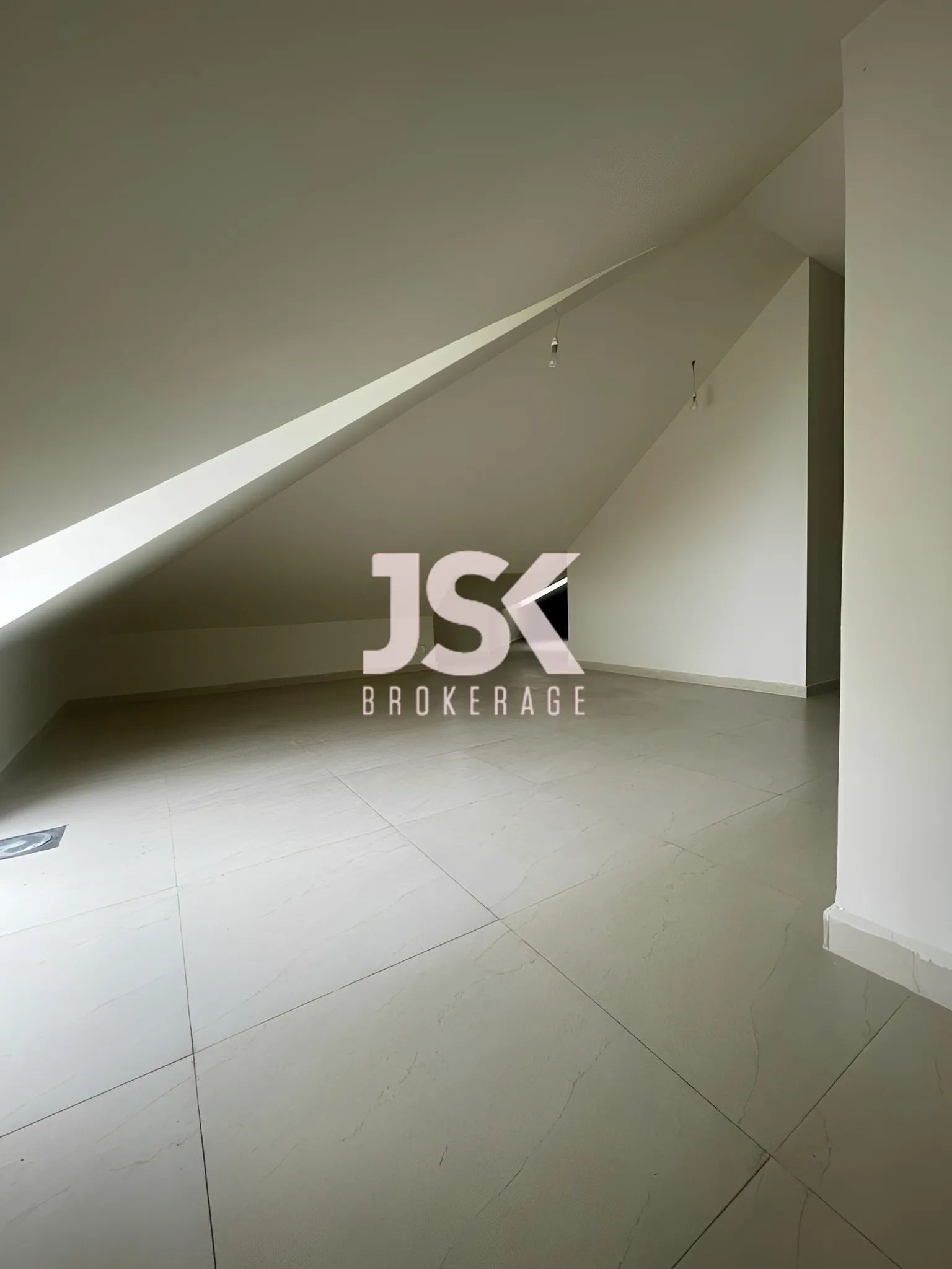 Office for Sale in Fatqa