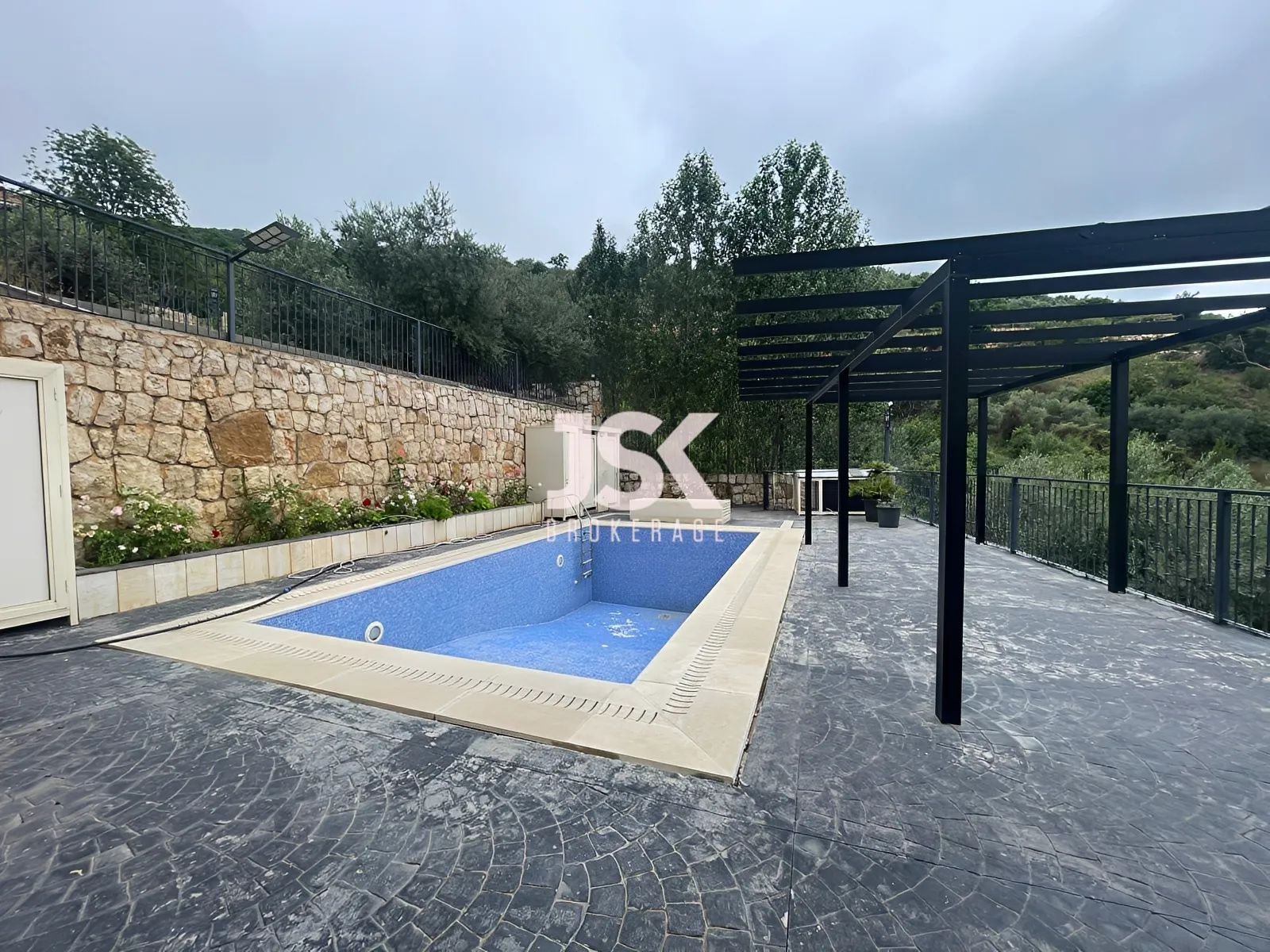 Villa for Sale in Aley