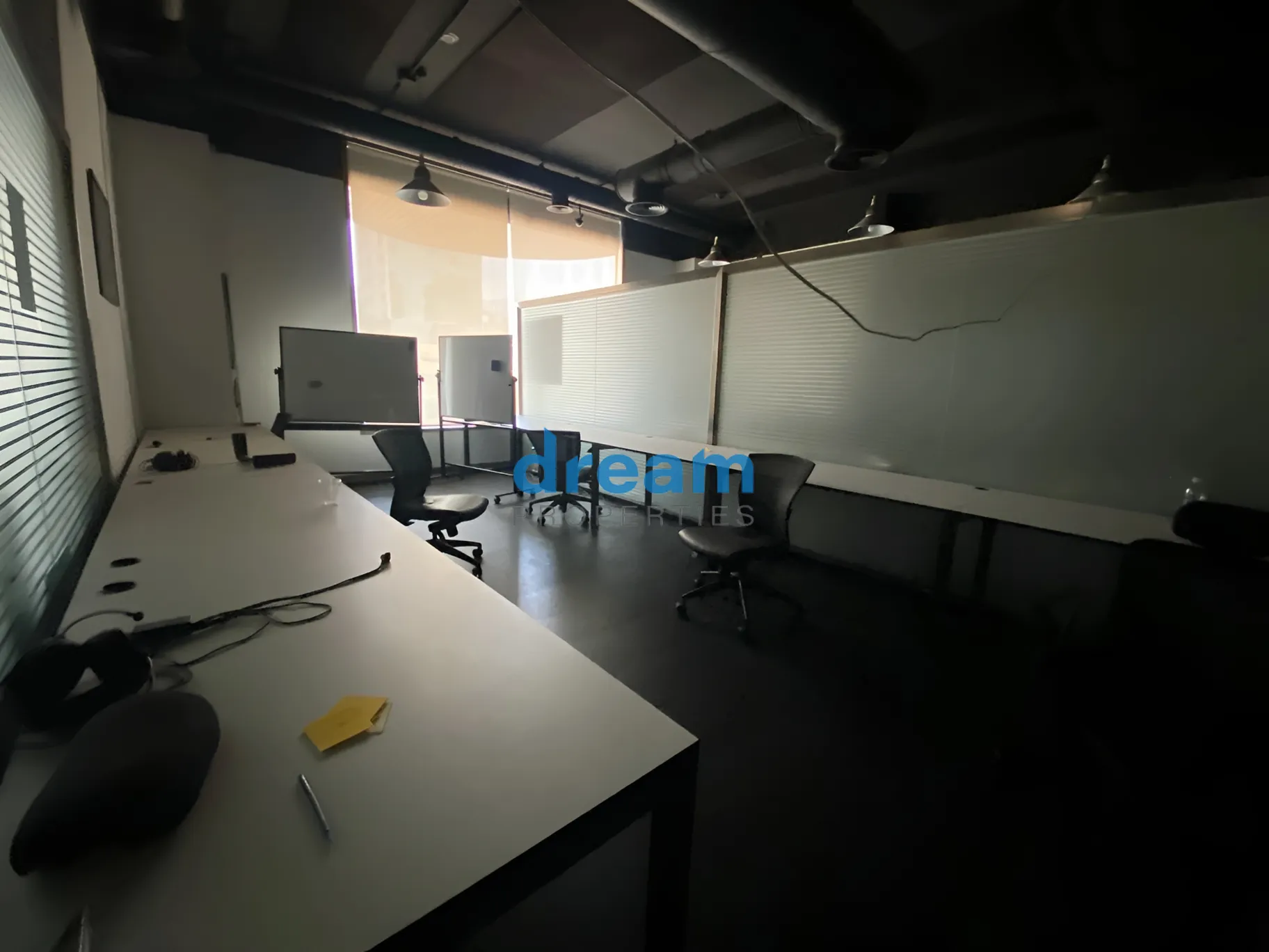 Office for sale in Horch Tabet