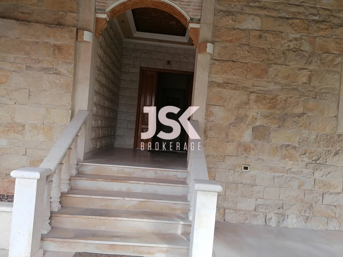 Apartment for Sale in Aamchit, Lebanon - 3 bed, 3 bath