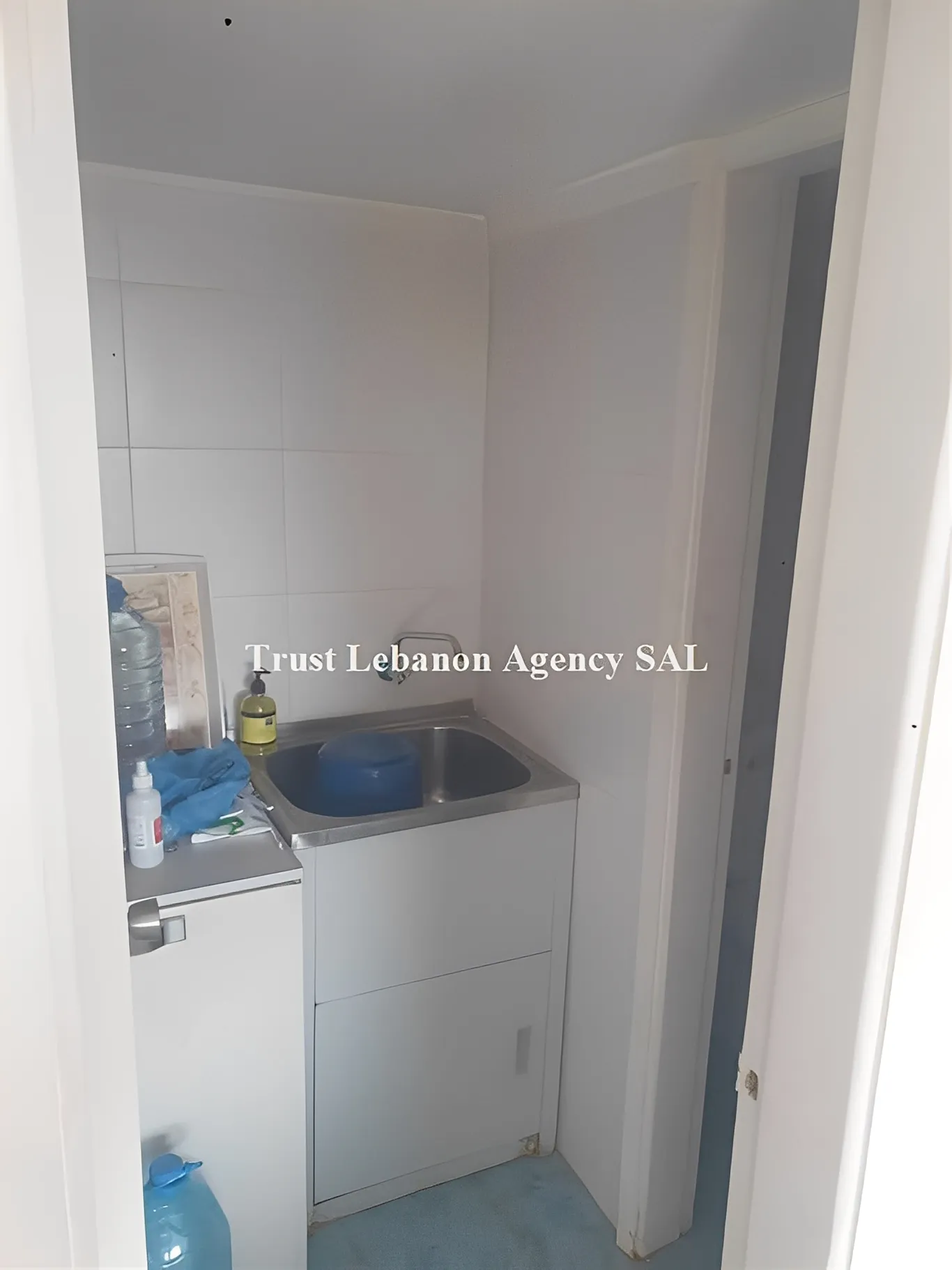 Office for sale in Metn, Zalka