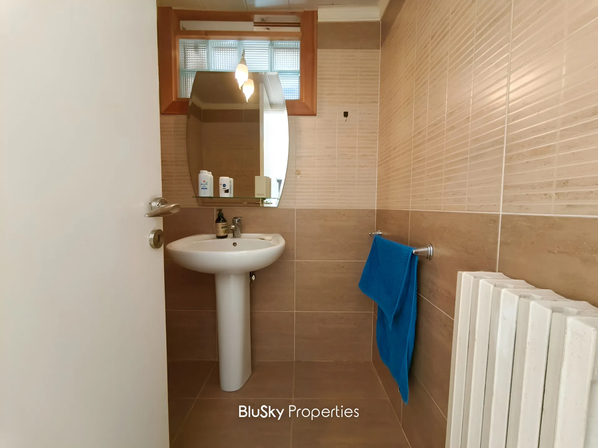 Apartment for rent in Baabdat