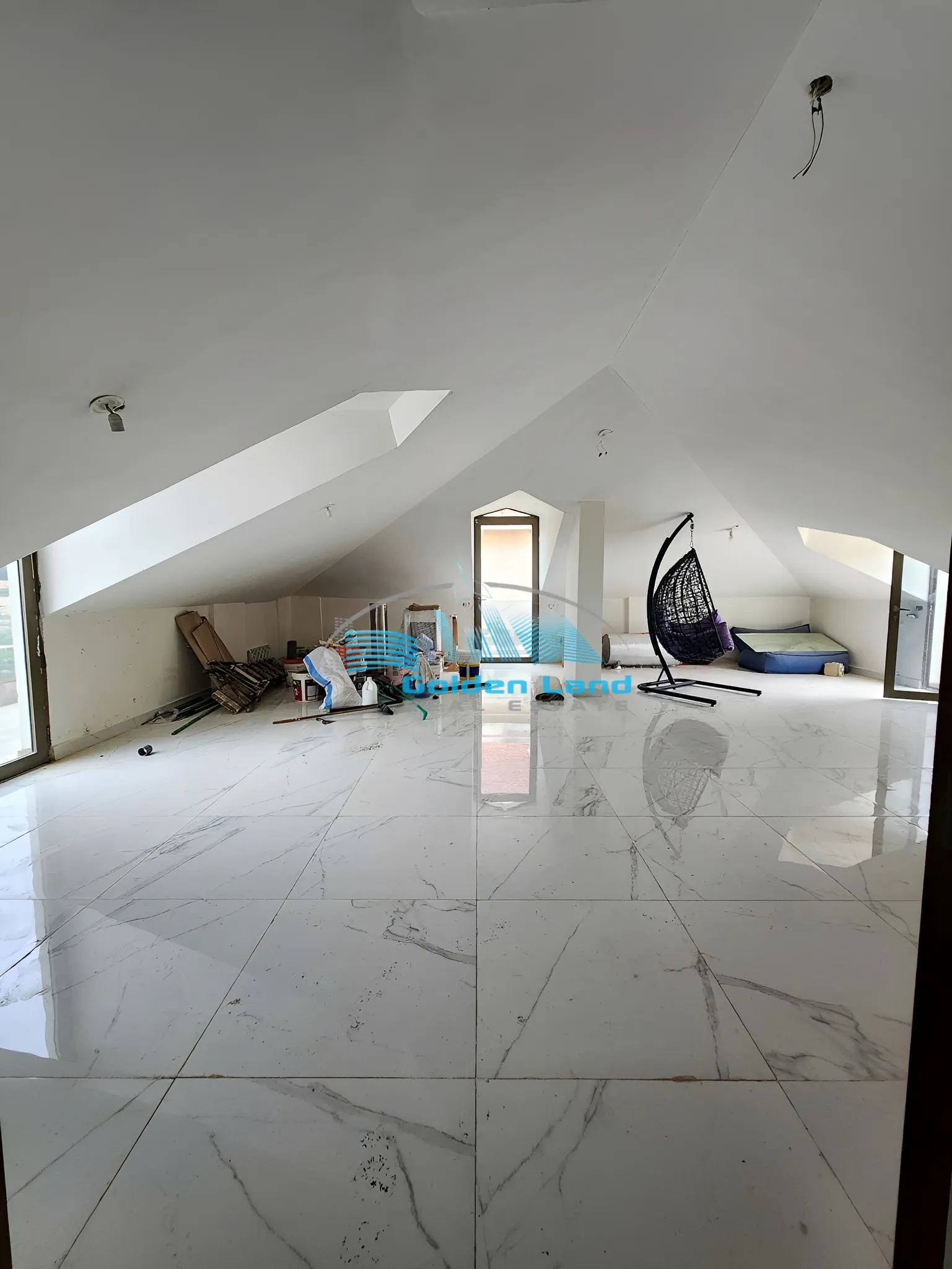 Triplex for Sale in Baabdat