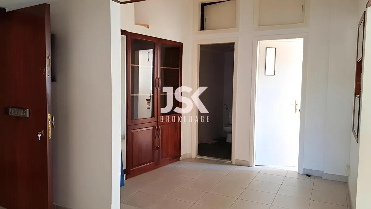 Office for rent in Badaro