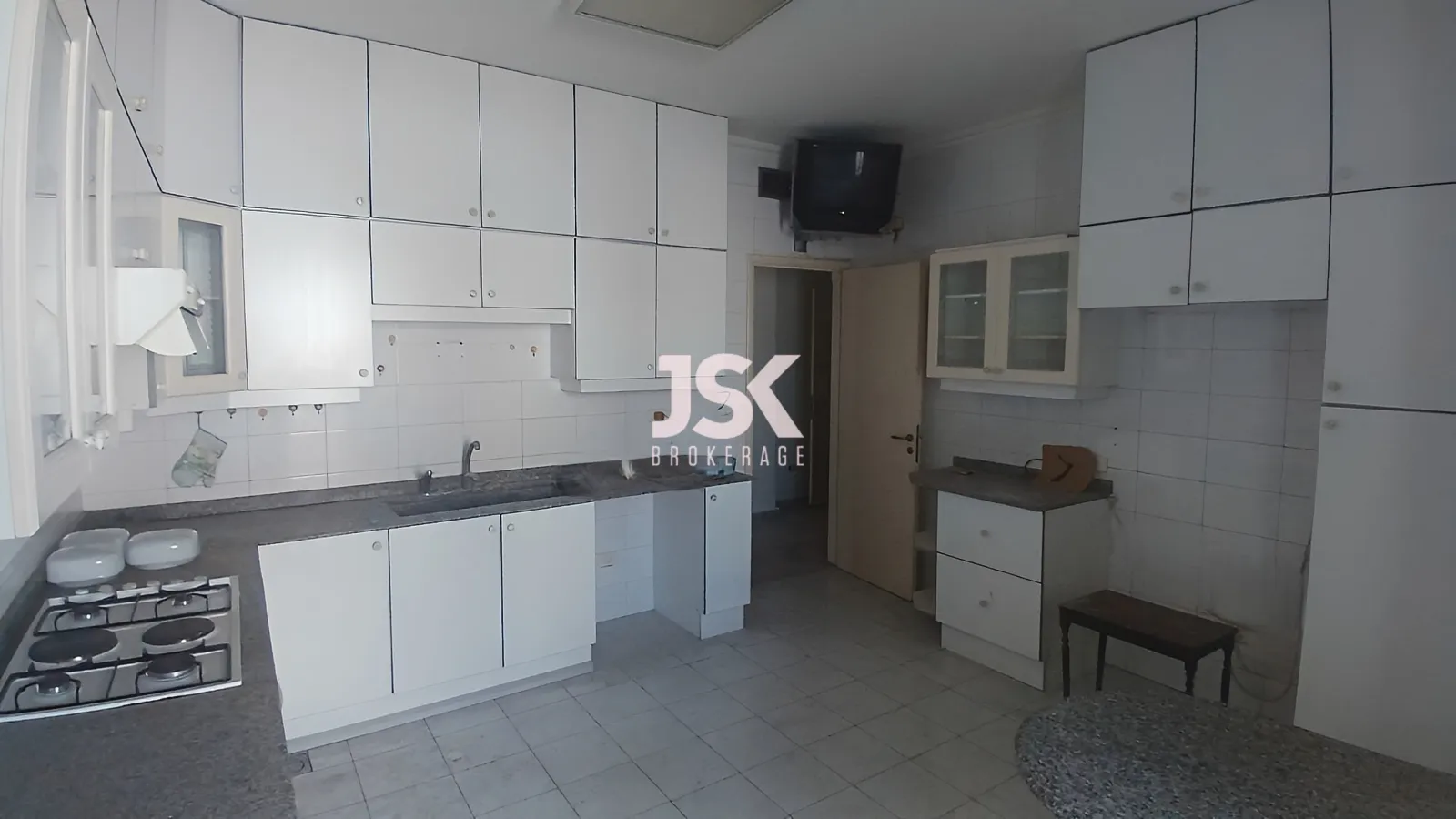 Apartment for Sale in Beit El Chaar