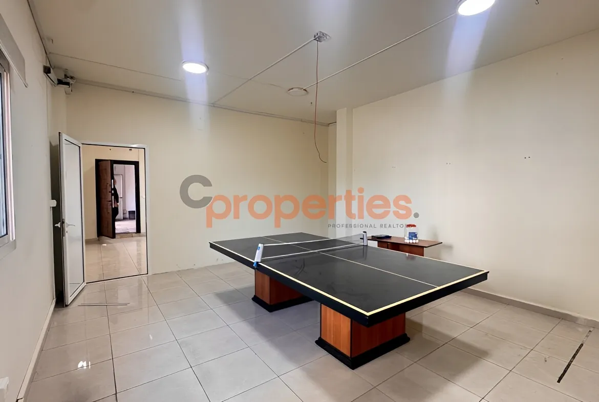 Warehouse for Rent in Aaoukar