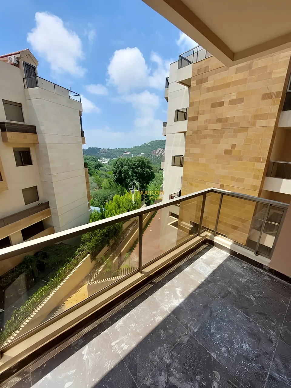 Apartment for Sale in Jouret El Ballout