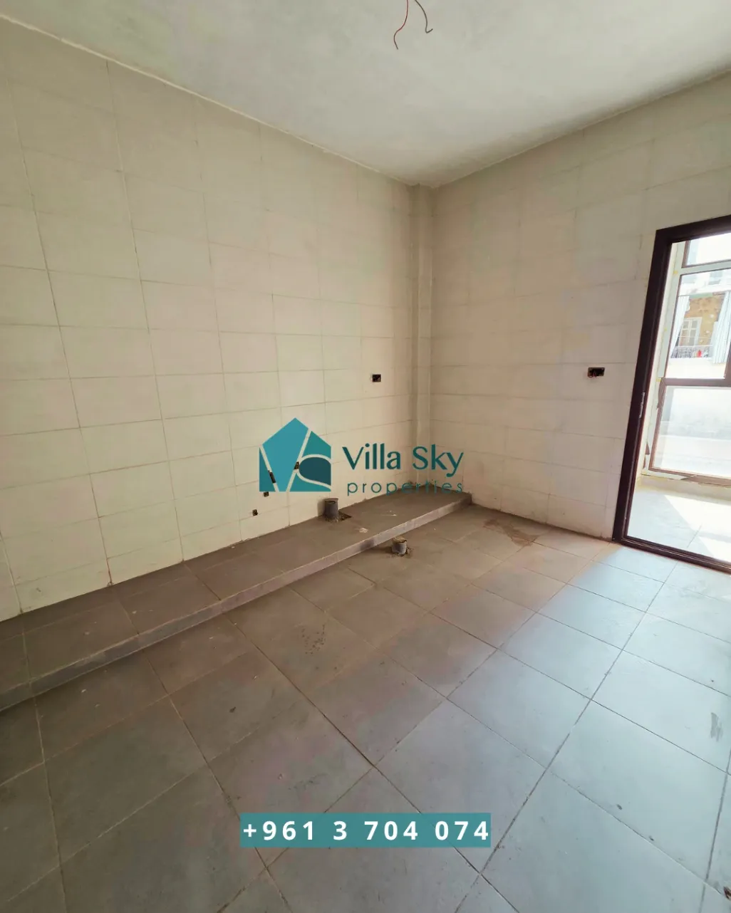 Apartment for sale in Ain El Remmaneh, Lebanon - 3 bed, 2 bath