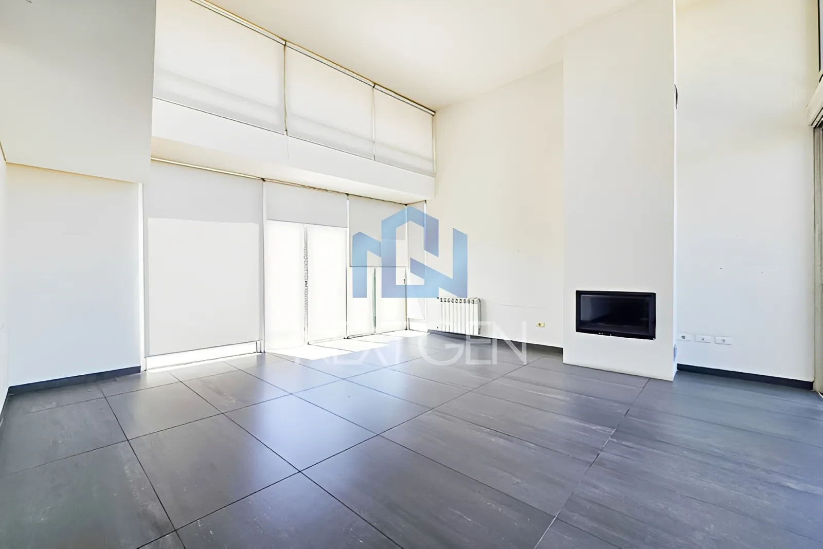 Apartment for Sale in Achrafieh - 3 bed, 4 bath