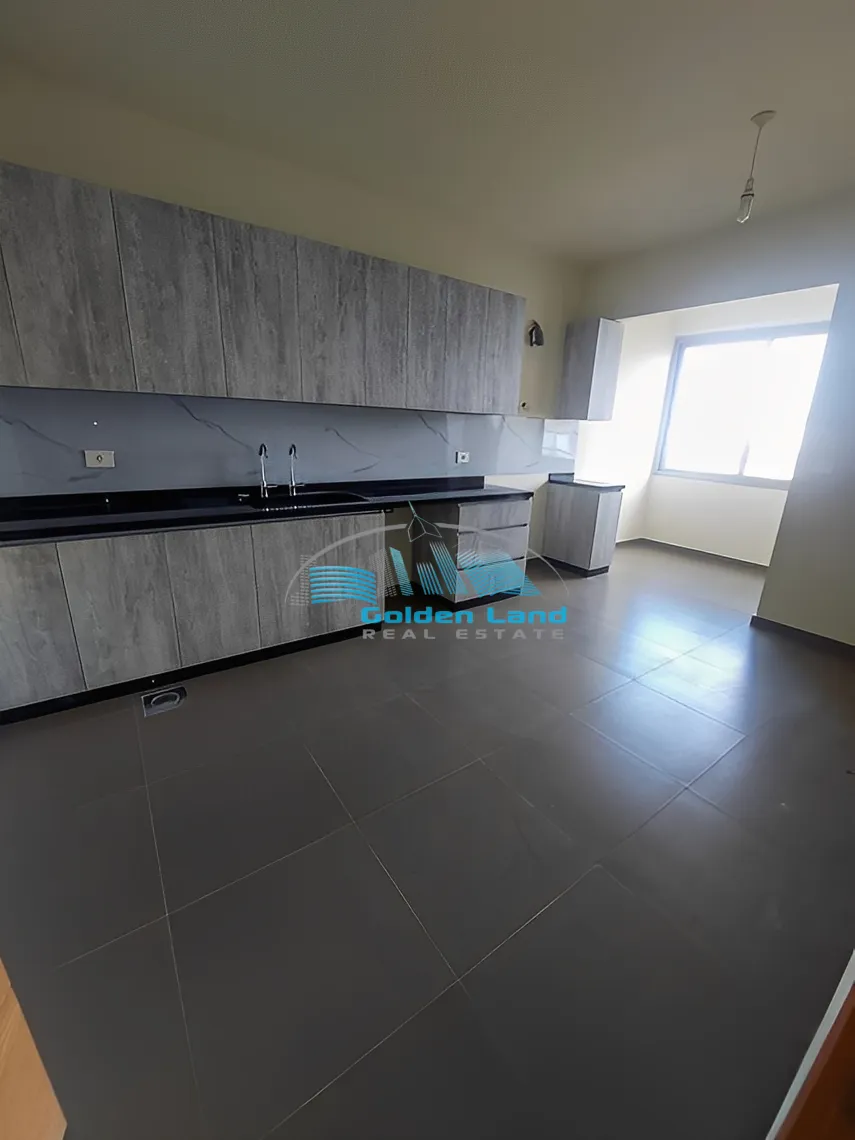 Apartment for Rent in Mazraat Yachoua, Lebanon - 3 bed, 3 bath