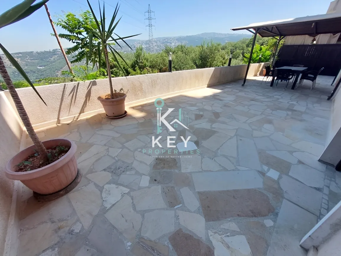 Apartment for rent in Mazraat Yachoua, Lebanon - 2 bed, 1 bath