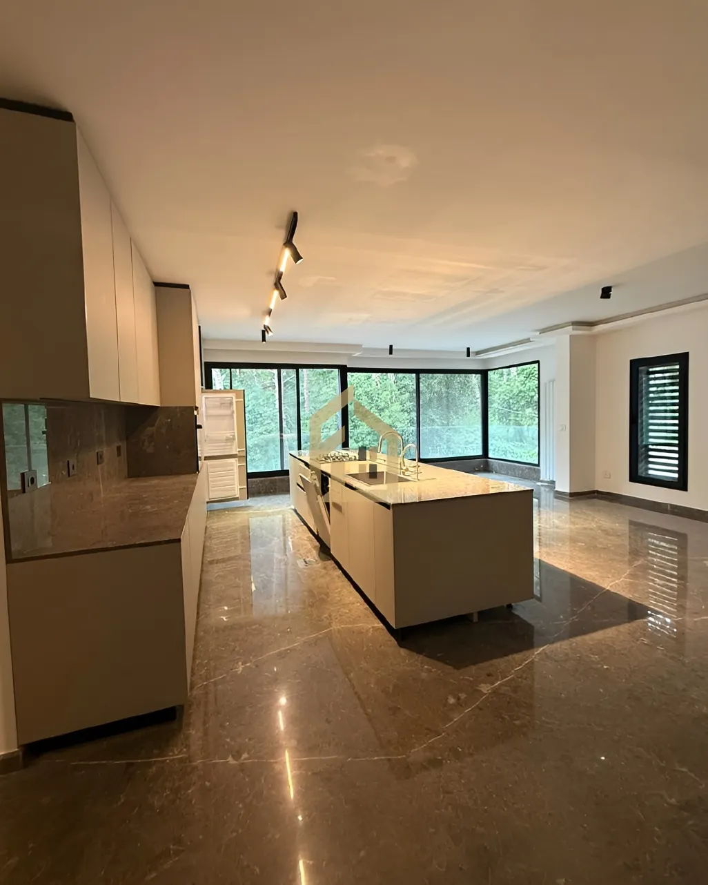 Apartment for sale in Mar Chaaya, Lebanon - 3 bed, 3 bath