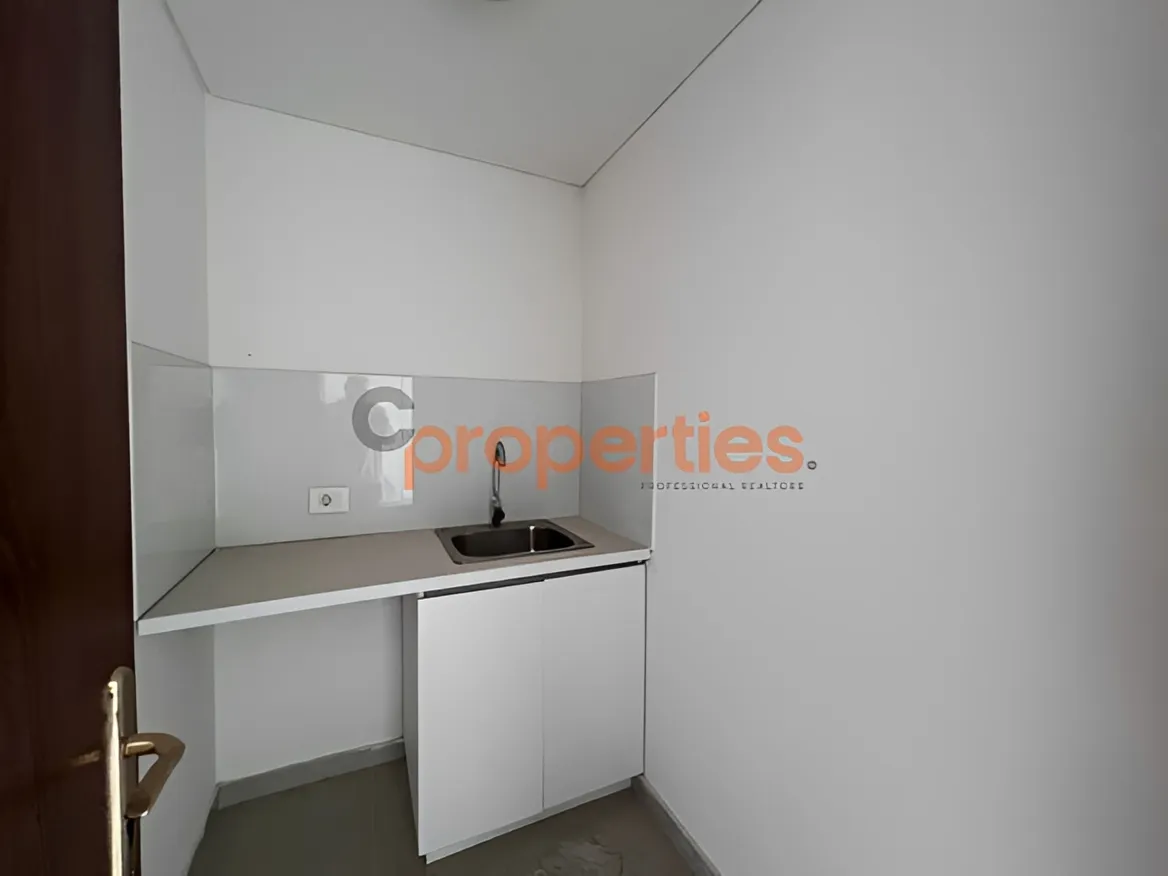 Office for Sale in Dekwaneh